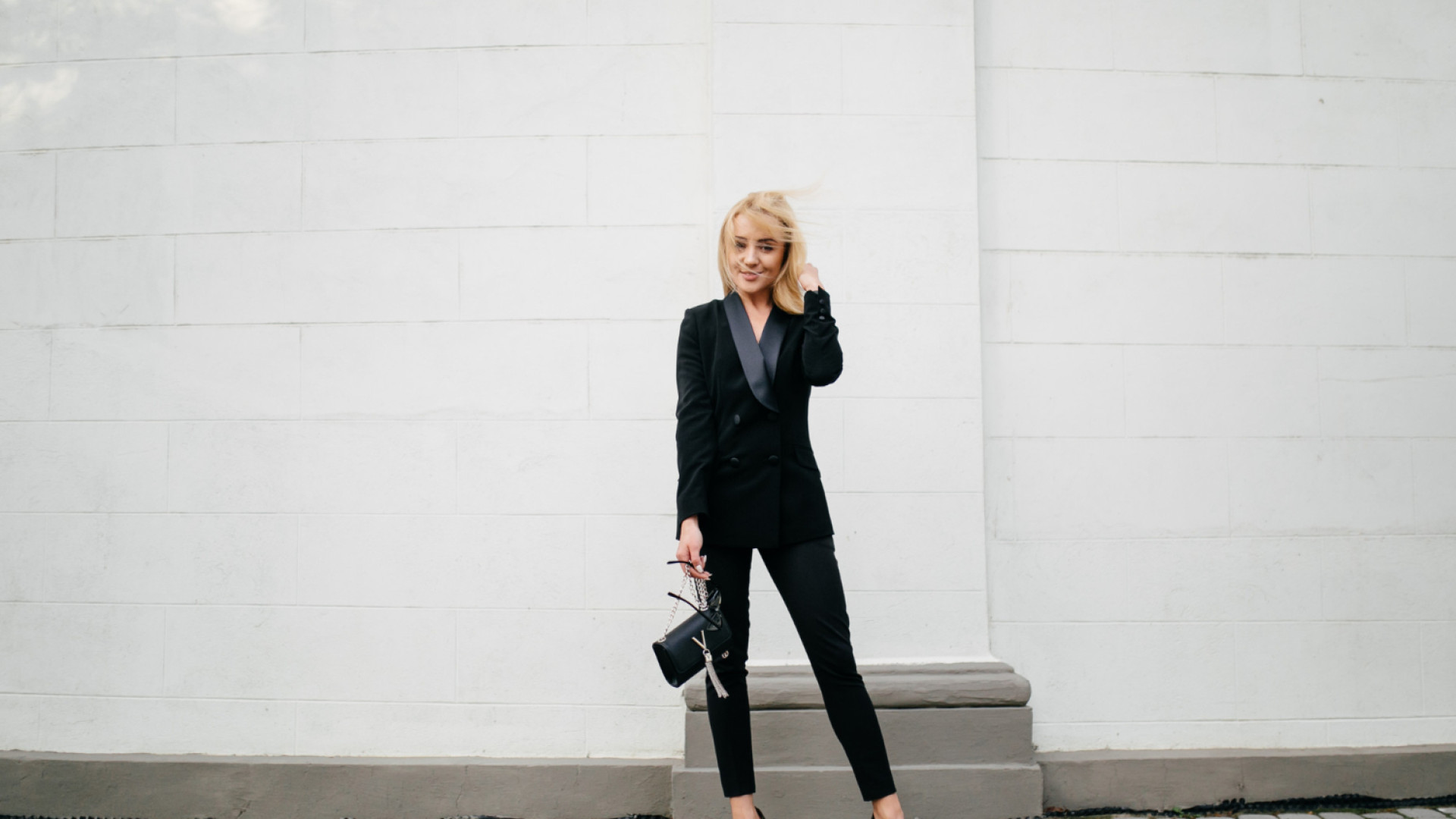 Le costume féminin : une tendance à adopter chaque jour !